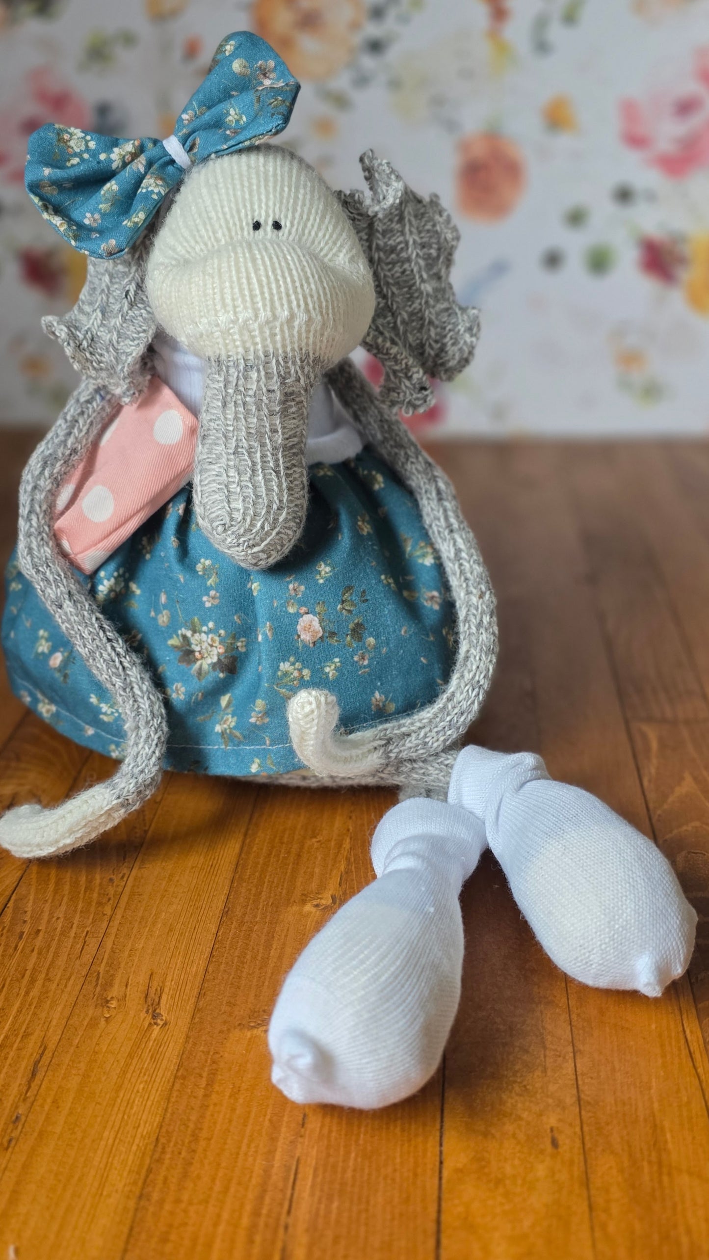 Nora - Elephant